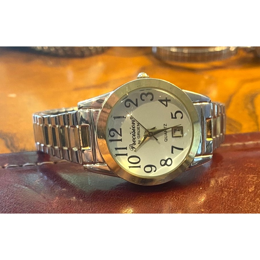 Womens 30mm Two Tone Precision Y Gruen Watch Thick Magnifying Crystal Gp431l